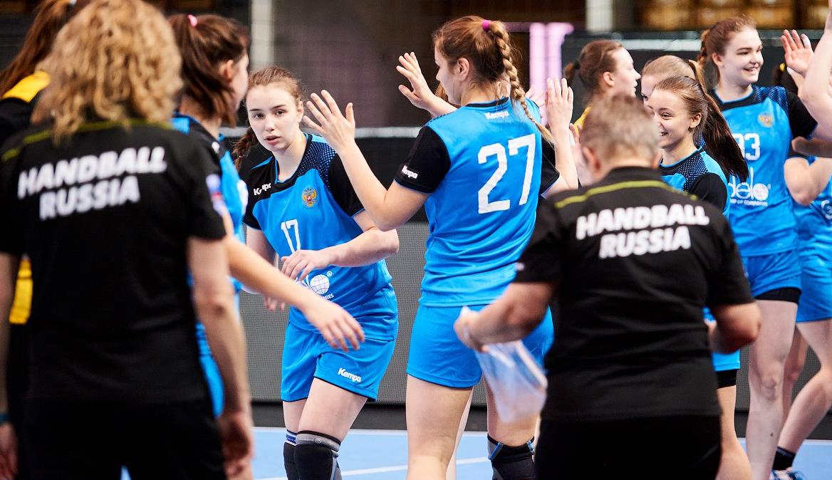 Двадцать гандболисток вызваны в сборную России U-18